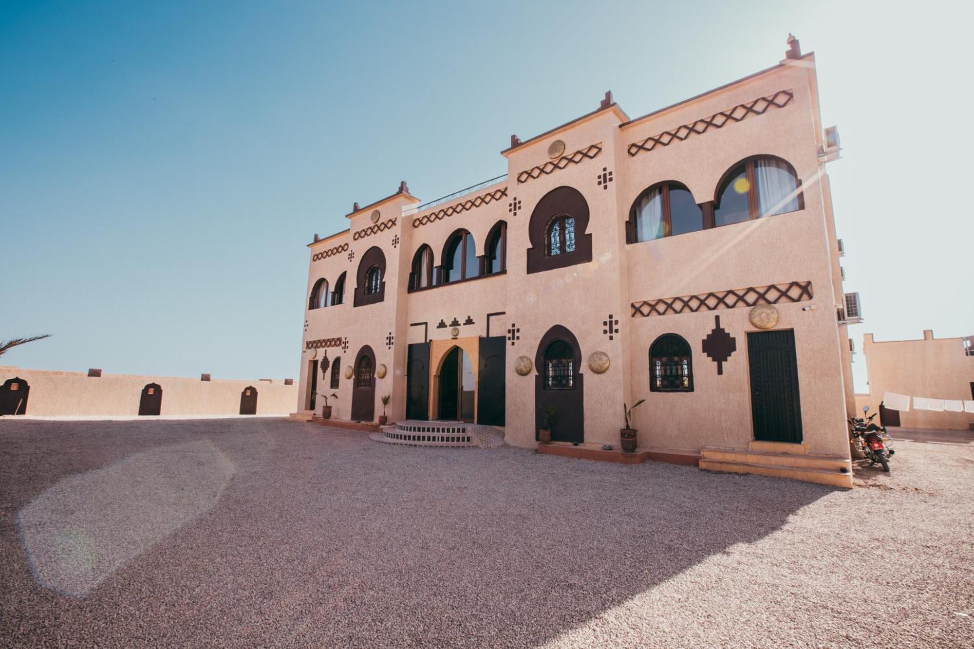 Traditional Riad Merzouga Dunes Exterior photo