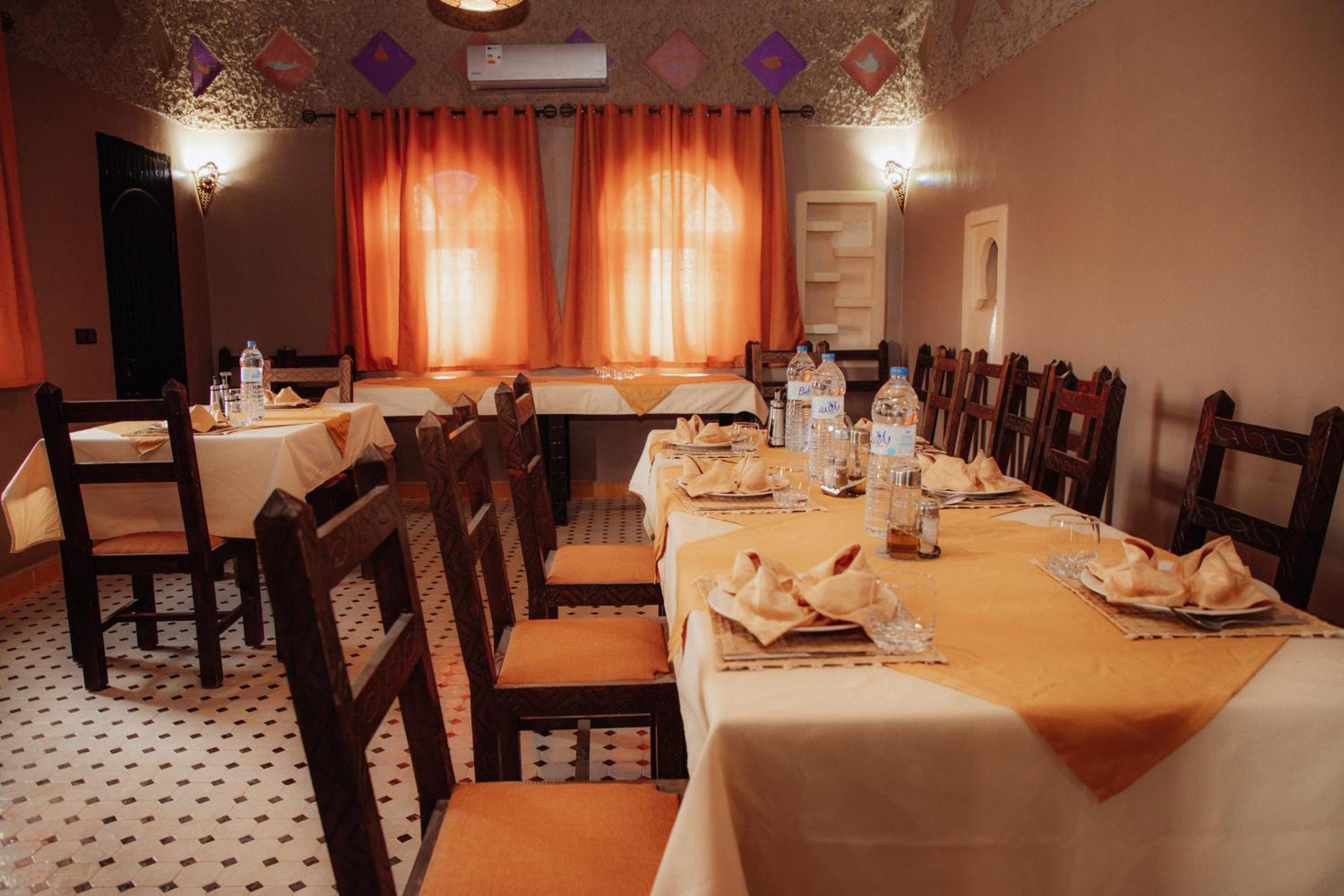 Traditional Riad Merzouga Dunes Exterior photo